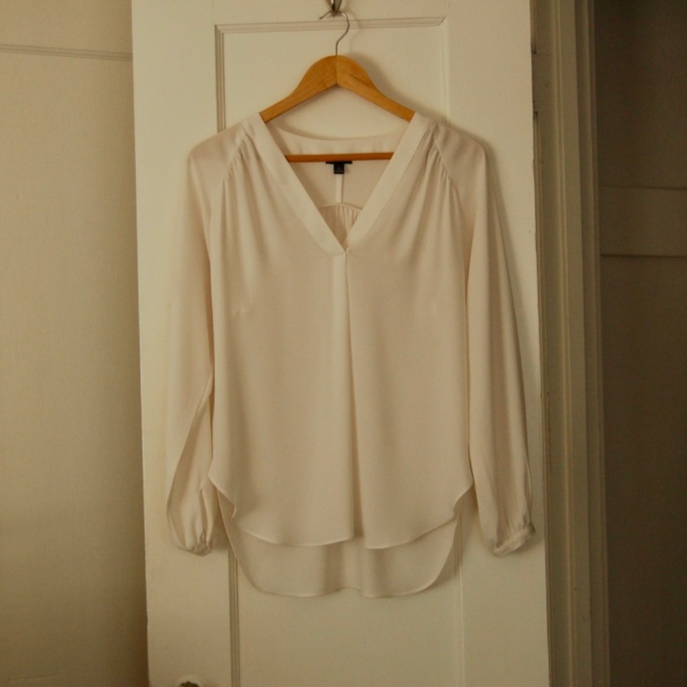 Ann Taylor White Deep V Long Sleeve Blouse in XS